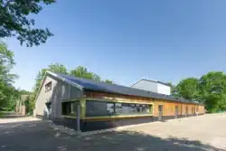 The Green East Raalte gebouw geel