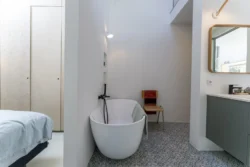 Tiny house in Deventer met grootse ruimtelijkheid